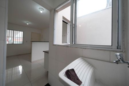 Sala/Cozinha de apartamento para alugar com 3 quartos, 55m² em Vila Guilhermina, São Paulo