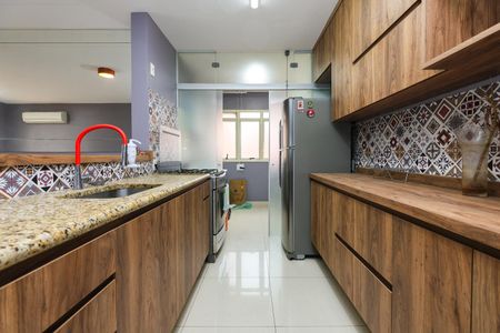 Apartamento à venda com 100m², 2 quartos e 2 vagasCozinha