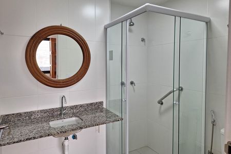 Banheiro de kitnet/studio para alugar com 1 quarto, 40m² em Ingá, Niterói