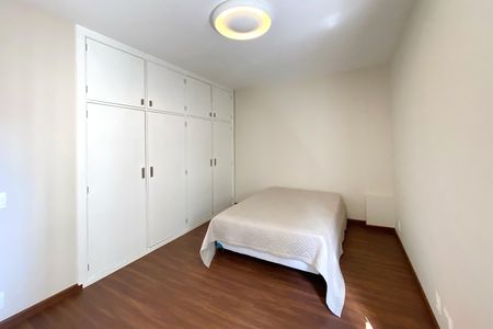 Apartamento para alugar com 240m², 4 quartos e 2 vagas Apartamento para alugar com 240m², 4 quartos e 2 vagasQuarto 4