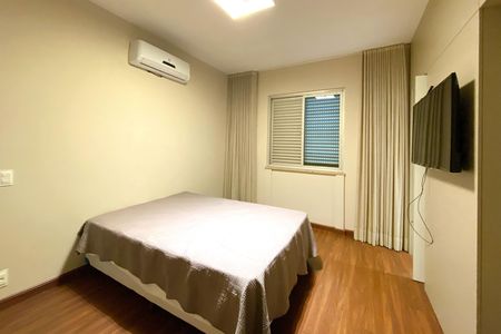 Apartamento para alugar com 240m², 4 quartos e 2 vagas Apartamento para alugar com 240m², 4 quartos e 2 vagasSuite 1