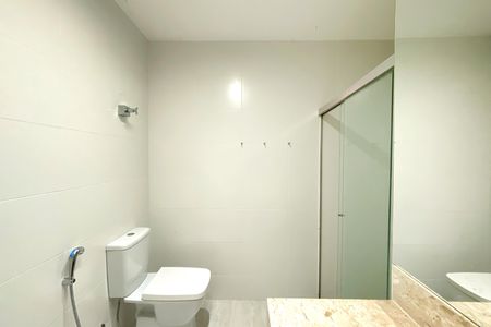 Apartamento para alugar com 240m², 4 quartos e 2 vagas Apartamento para alugar com 240m², 4 quartos e 2 vagasBanheiro