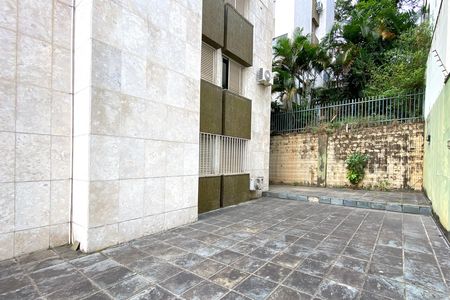 Apartamento para alugar com 240m², 4 quartos e 2 vagas Apartamento para alugar com 240m², 4 quartos e 2 vagasVaranda