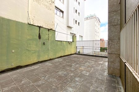 Apartamento para alugar com 240m², 4 quartos e 2 vagas
