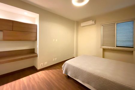Apartamento para alugar com 240m², 4 quartos e 2 vagas Apartamento para alugar com 240m², 4 quartos e 2 vagasSuite 2
