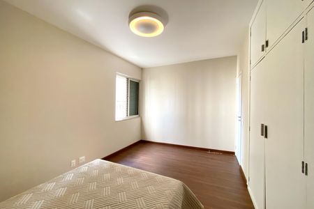 Apartamento para alugar com 240m², 4 quartos e 2 vagas Apartamento para alugar com 240m², 4 quartos e 2 vagasQuarto 4