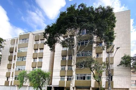 Apartamento para alugar com 240m², 4 quartos e 2 vagas Apartamento para alugar com 240m², 4 quartos e 2 vagasFachada