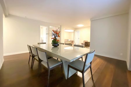 Apartamento para alugar com 240m², 4 quartos e 2 vagas Apartamento para alugar com 240m², 4 quartos e 2 vagasSala de Jantar