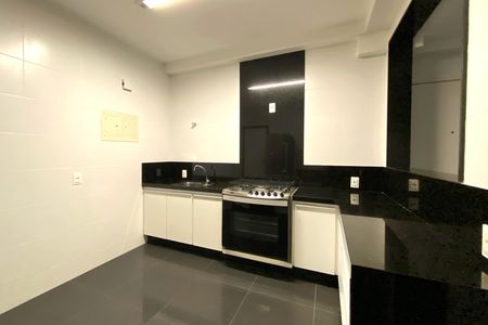Apartamento para alugar com 240m², 4 quartos e 2 vagas Apartamento para alugar com 240m², 4 quartos e 2 vagasCozinha