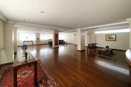 Apartamento para alugar com 240m², 4 quartos e 2 vagas Apartamento para alugar com 240m², 4 quartos e 2 vagasÁrea comum