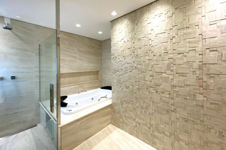 Apartamento para alugar com 240m², 4 quartos e 2 vagas Apartamento para alugar com 240m², 4 quartos e 2 vagasBanheiro da Suíte 1