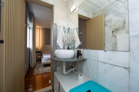 Apartamento à venda com 150m², 4 quartos e 2 vagas Apartamento à venda com 150m², 4 quartos e 2 vagasBANHEIRO1