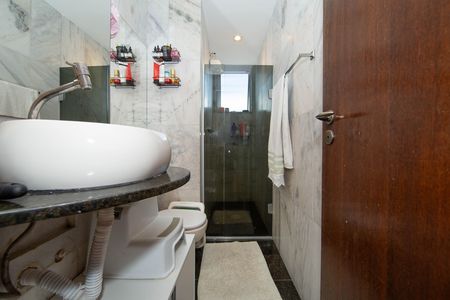 Apartamento à venda com 150m², 4 quartos e 2 vagas Apartamento à venda com 150m², 4 quartos e 2 vagasBANHEIRO2