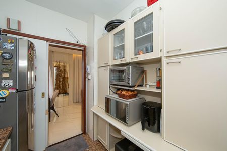 Apartamento à venda com 150m², 4 quartos e 2 vagas Apartamento à venda com 150m², 4 quartos e 2 vagasCOZINHA