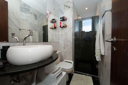 Apartamento à venda com 150m², 4 quartos e 2 vagas Apartamento à venda com 150m², 4 quartos e 2 vagasBANHEIRO2
