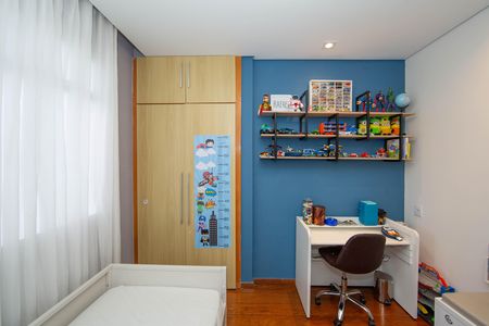 Apartamento à venda com 150m², 4 quartos e 2 vagas Apartamento à venda com 150m², 4 quartos e 2 vagasQUARTO2