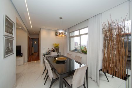 Apartamento à venda com 150m², 4 quartos e 2 vagas Apartamento à venda com 150m², 4 quartos e 2 vagasSALA