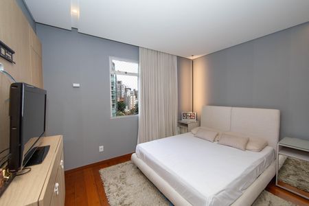 Apartamento à venda com 150m², 4 quartos e 2 vagas Apartamento à venda com 150m², 4 quartos e 2 vagasQUARTO1