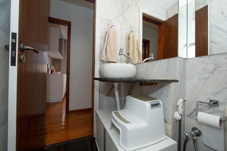 Apartamento à venda com 150m², 4 quartos e 2 vagas Apartamento à venda com 150m², 4 quartos e 2 vagasBANHEIRO2