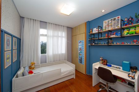 Apartamento à venda com 150m², 4 quartos e 2 vagas Apartamento à venda com 150m², 4 quartos e 2 vagasQUARTO2