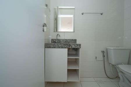 Apartamento para alugar com 55m², 2 quartos e 1 vaga Apartamento para alugar com 55m², 2 quartos e 1 vagaBANHEIRO