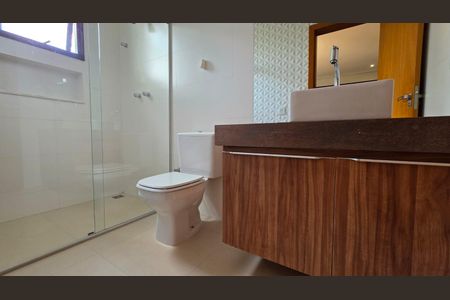 Casa de condomínio à venda com 714m², 3 quartos e 6 vagas