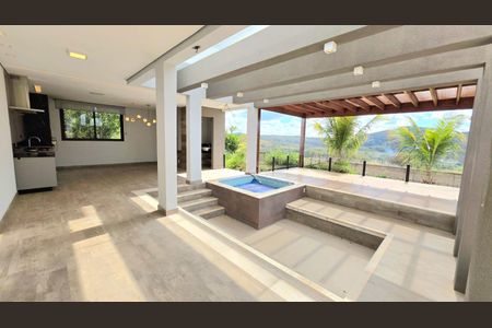Casa de condomínio à venda com 714m², 3 quartos e 6 vagas