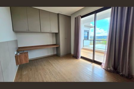 Casa de condomínio à venda com 714m², 3 quartos e 6 vagas