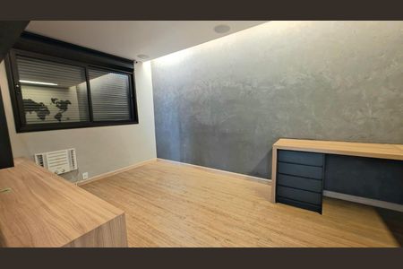 Casa de condomínio à venda com 714m², 3 quartos e 6 vagas