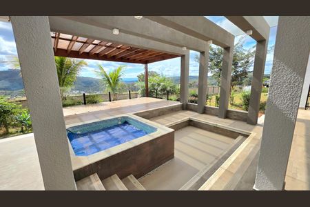 Casa de condomínio à venda com 714m², 3 quartos e 6 vagas