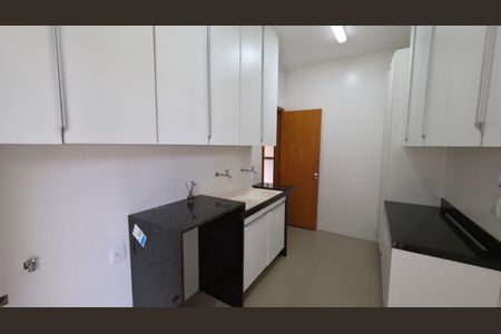 Casa de condomínio à venda com 714m², 3 quartos e 6 vagas