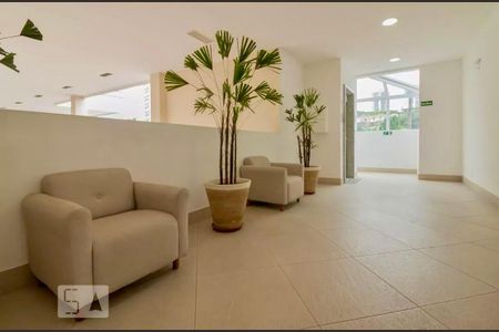 Apartamento à venda com 62m², 2 quartos e 1 vaga Apartamento à venda com 62m², 2 quartos e 1 vagaHall social