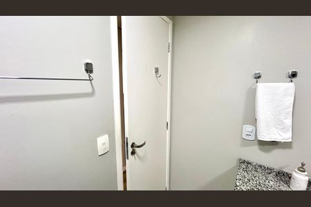 Apartamento à venda com 62m², 2 quartos e 1 vaga Apartamento à venda com 62m², 2 quartos e 1 vagaBanheiro 1