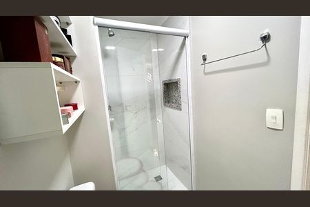 Apartamento à venda com 62m², 2 quartos e 1 vaga Apartamento à venda com 62m², 2 quartos e 1 vagaBanheiro 1