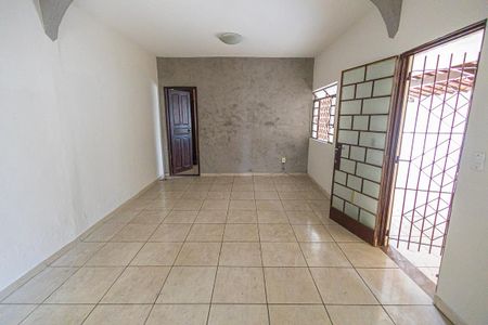 sala de casa para alugar com 4 quartos, 205m² em Planalto, Belo Horizonte