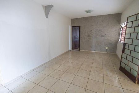 sala de casa para alugar com 4 quartos, 205m² em Planalto, Belo Horizonte