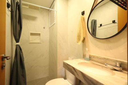 Apartamento à venda com 96m², 2 quartos e 3 vagas Apartamento à venda com 96m², 2 quartos e 3 vagasBanheiro da Suíte