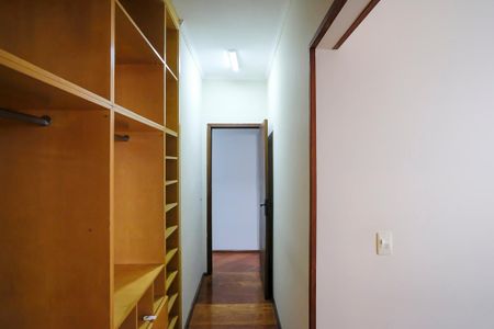 Apartamento para alugar com 74m², 2 quartos e 1 vagaCloset da suíte