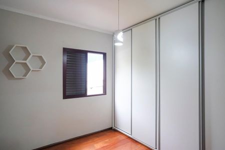 Apartamento para alugar com 74m², 2 quartos e 1 vagaQuarto