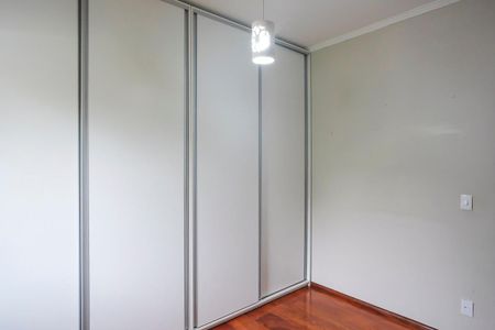 Apartamento para alugar com 74m², 2 quartos e 1 vagaQuarto
