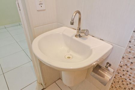 Banheiro de casa para alugar com 1 quarto, 50m² em Vila Amélia, São Paulo