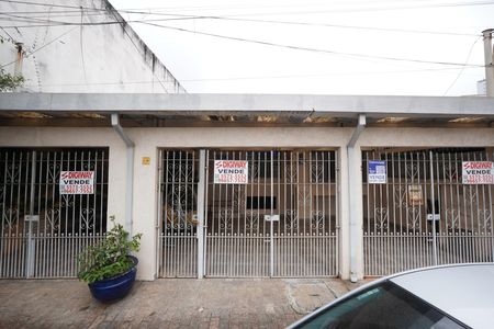 Casa à venda com 250m², 4 quartos e 3 vagasFachada