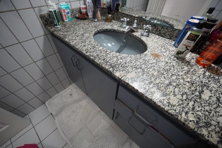 Casa à venda com 250m², 4 quartos e 3 vagasBanheiro 2