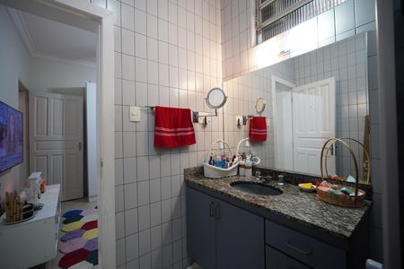 Casa à venda com 250m², 4 quartos e 3 vagasSuíte