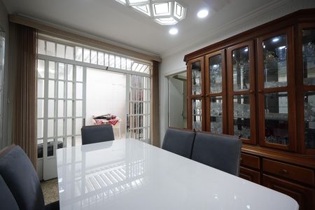Casa à venda com 250m², 4 quartos e 3 vagasCopa