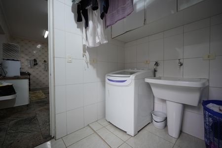 Casa à venda com 250m², 4 quartos e 3 vagasÁrea de Serviço