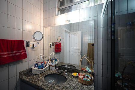 Casa à venda com 250m², 4 quartos e 3 vagasSuíte