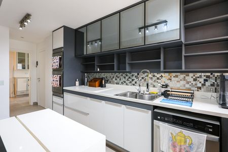Apartamento para alugar com 261m², 4 quartos e 4 vagas Apartamento para alugar com 261m², 4 quartos e 4 vagasCozinha