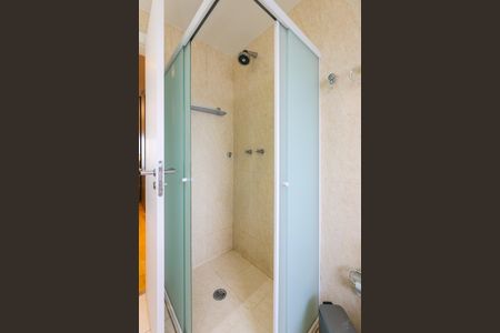 Apartamento para alugar com 261m², 4 quartos e 4 vagas Apartamento para alugar com 261m², 4 quartos e 4 vagasBanheiro da Suíte 1