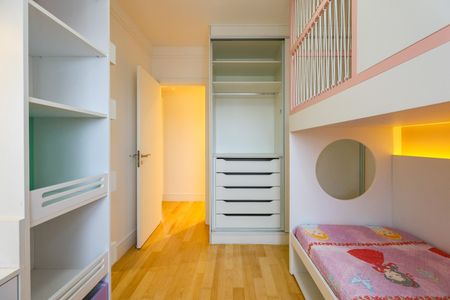 Apartamento para alugar com 261m², 4 quartos e 4 vagas Apartamento para alugar com 261m², 4 quartos e 4 vagasSuíte 3